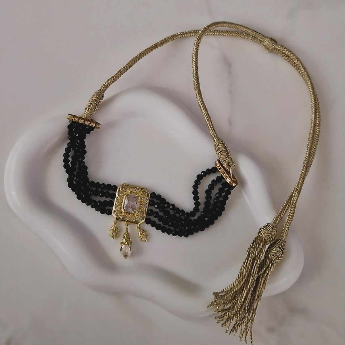 Collier Ras De Cou Perles Noires Brillantes - Réglable - Bijou Vintage - Occasion Parfait état