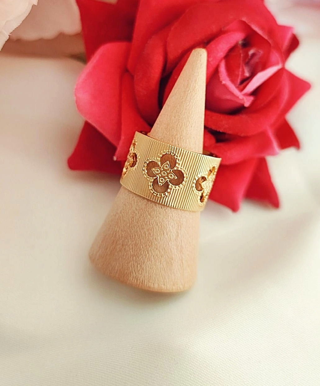 Bague ajustable en acier inoxydable ajourée