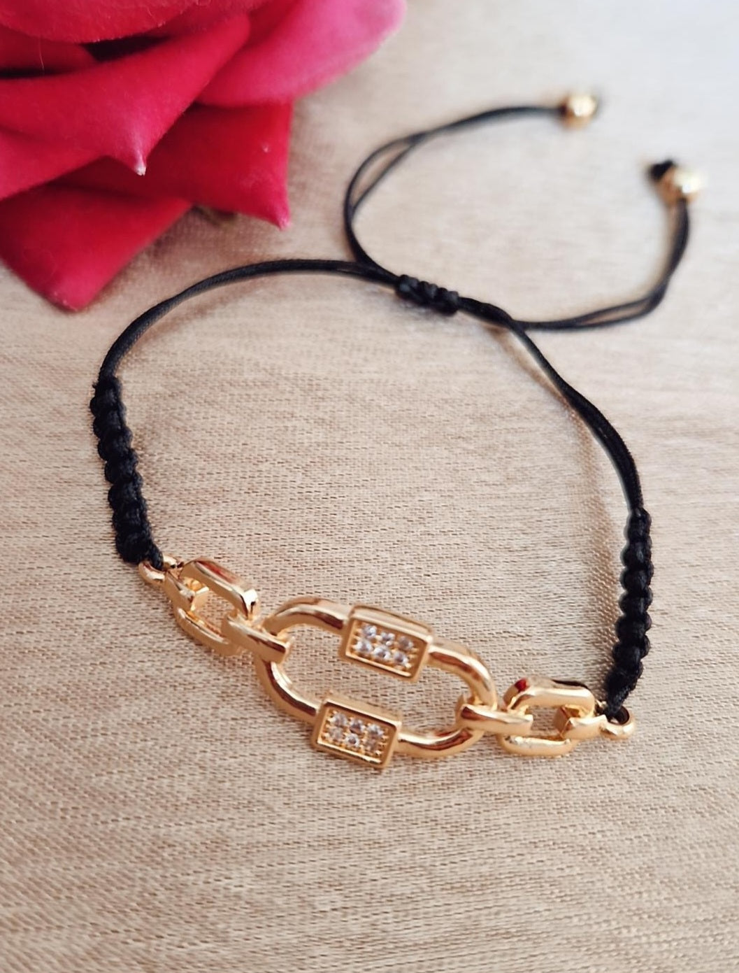 Bracelet fil tressé empiècement  oriental beldi ovale et strass