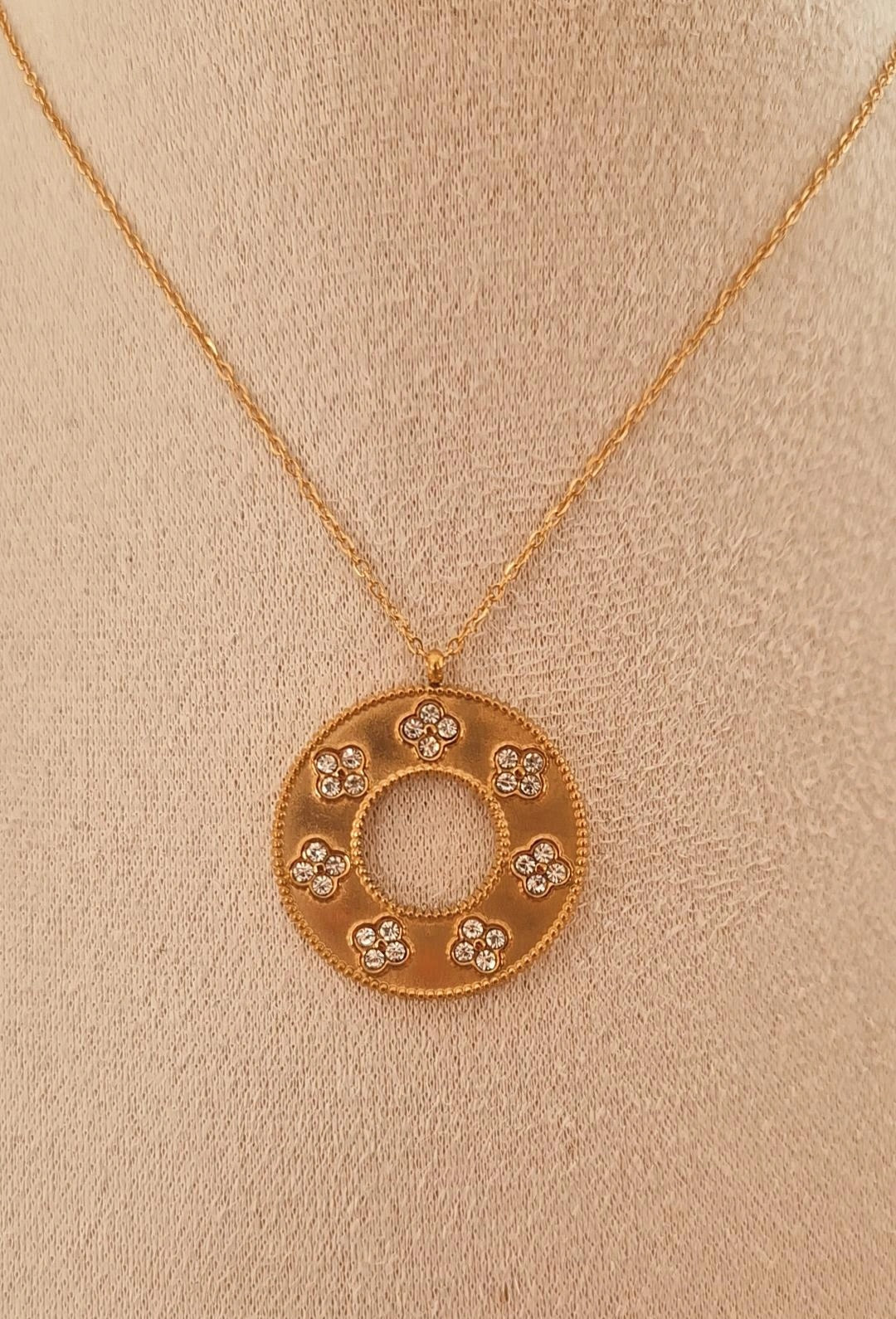 Collier en acier inoxydable pendentif cercle et strass