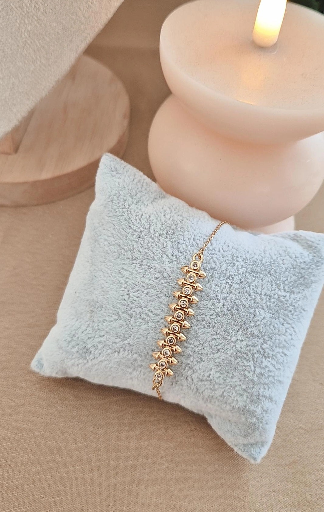Bracelet en acier inoxydable ligne striée et strass