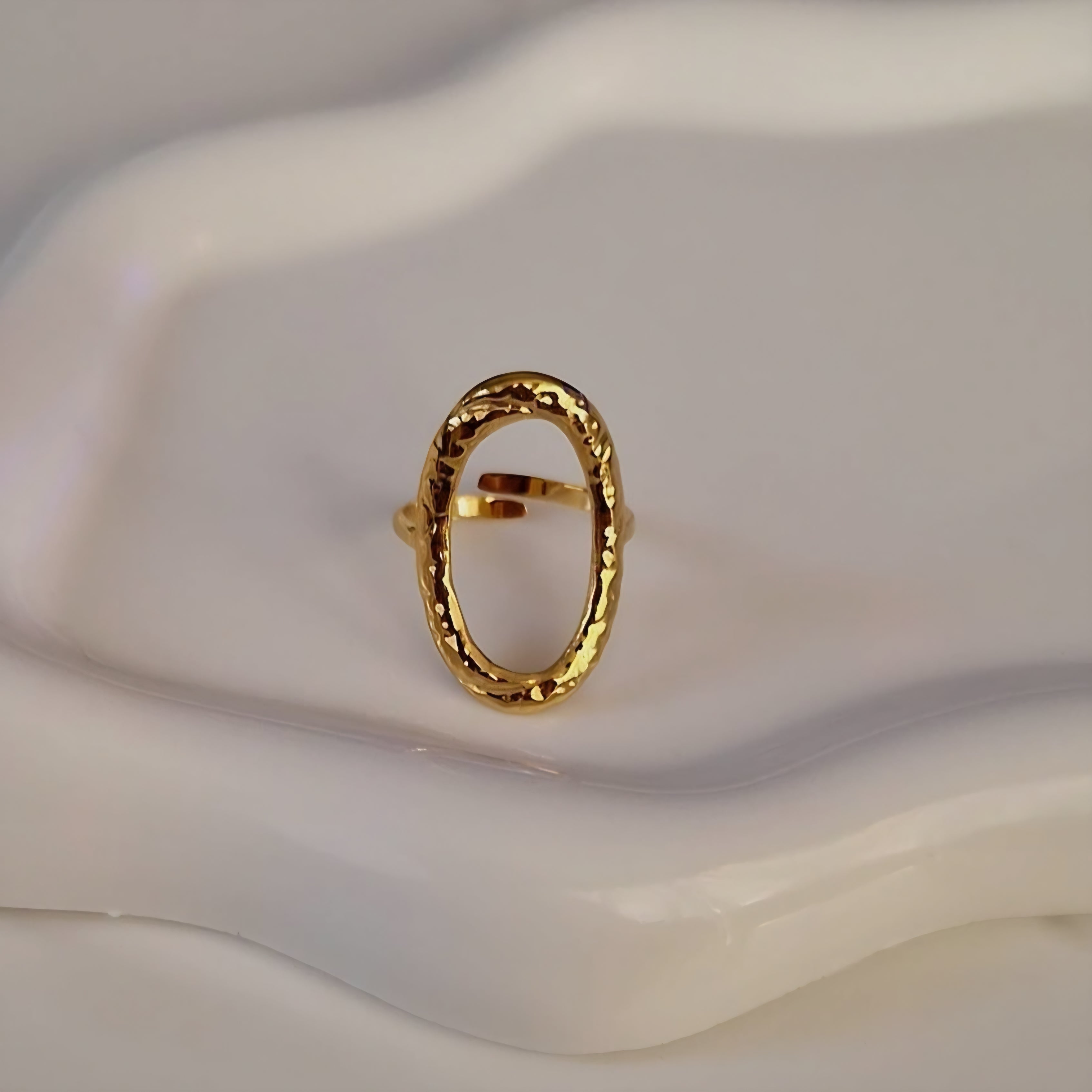 Bague ajustable en acier inoxydable ovale martelé