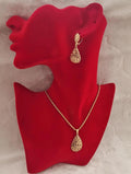 Ensemble Collier + boucles d'oreilles assorties goutte ajourée