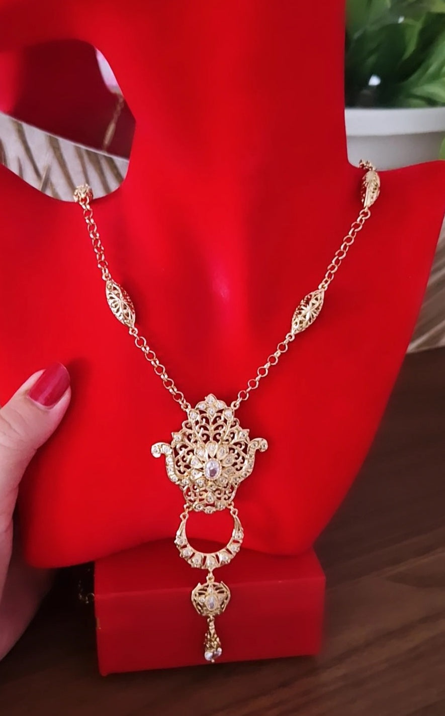 Collier sautoir beldi Boulahiya cravache en acier oriental strass