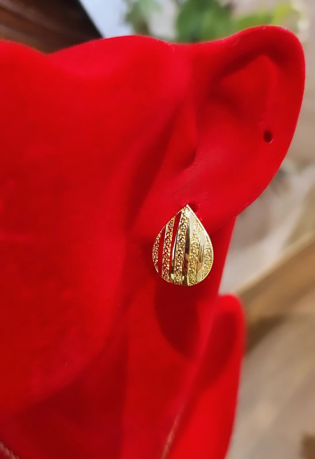 Ensemble parure collier et boucles d’oreilles gouttes striées gravés