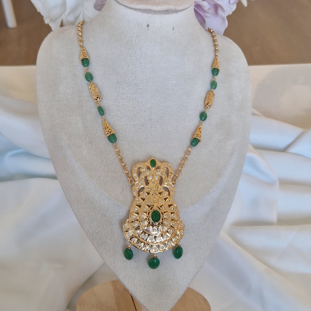 Collier sautoir beldi Boulahiya cravache en acier oriental perles vertes