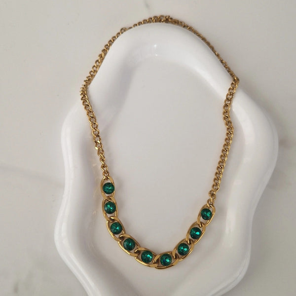 Collier en acier inoxydable maille avec multi pierres vertes émeraude