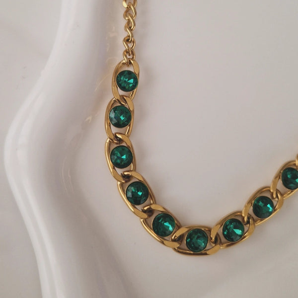 Collier en acier inoxydable maille avec multi pierres vertes émeraude