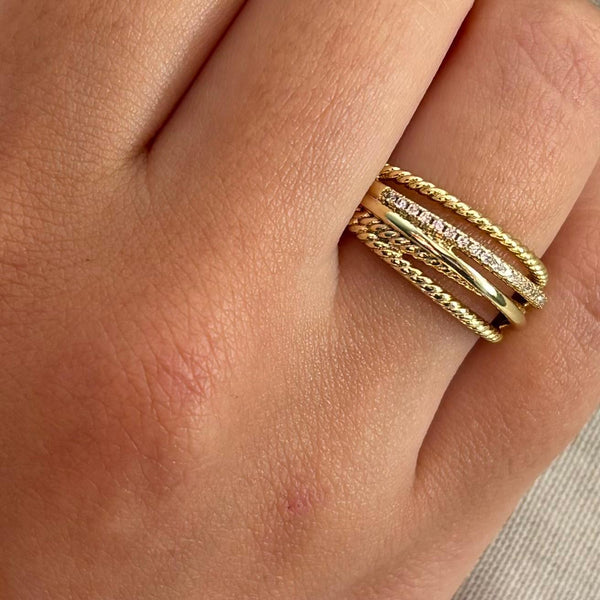 Bague en acier inoxydable lignes entrecroisées et strass