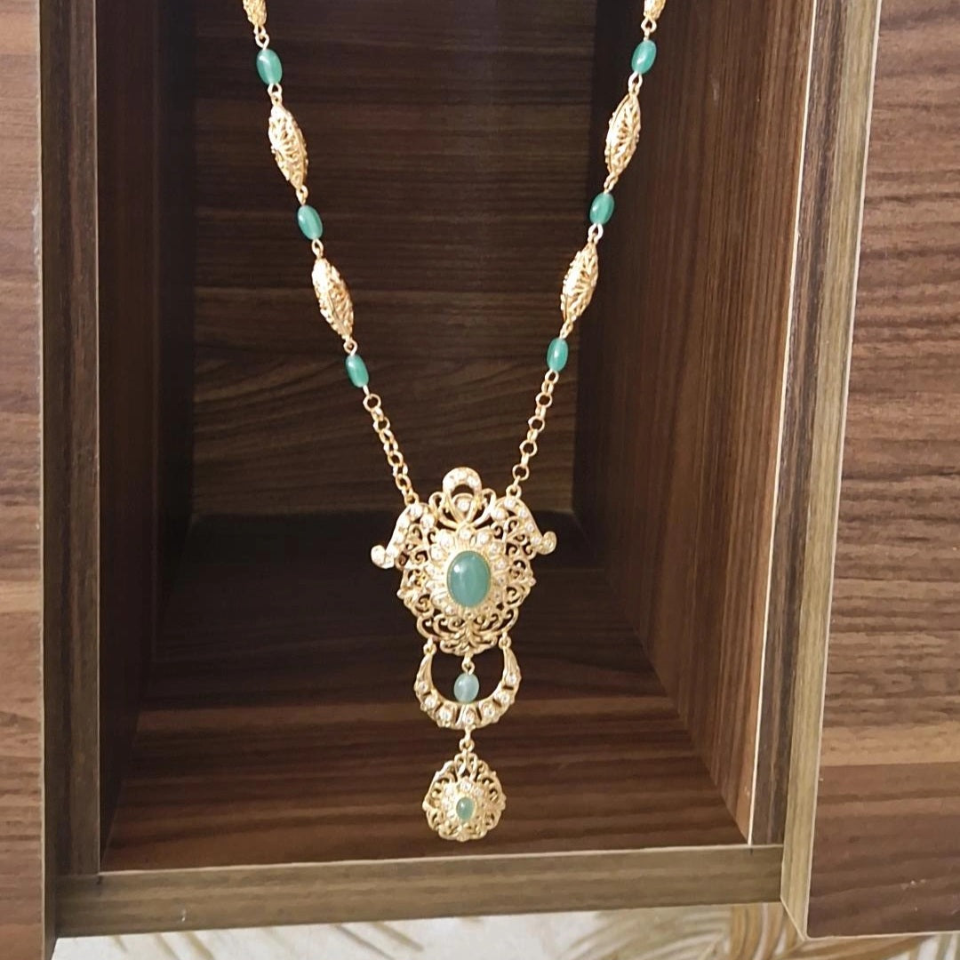 Collier sautoir beldi Boulahiya cravache en acier oriental perles vertes