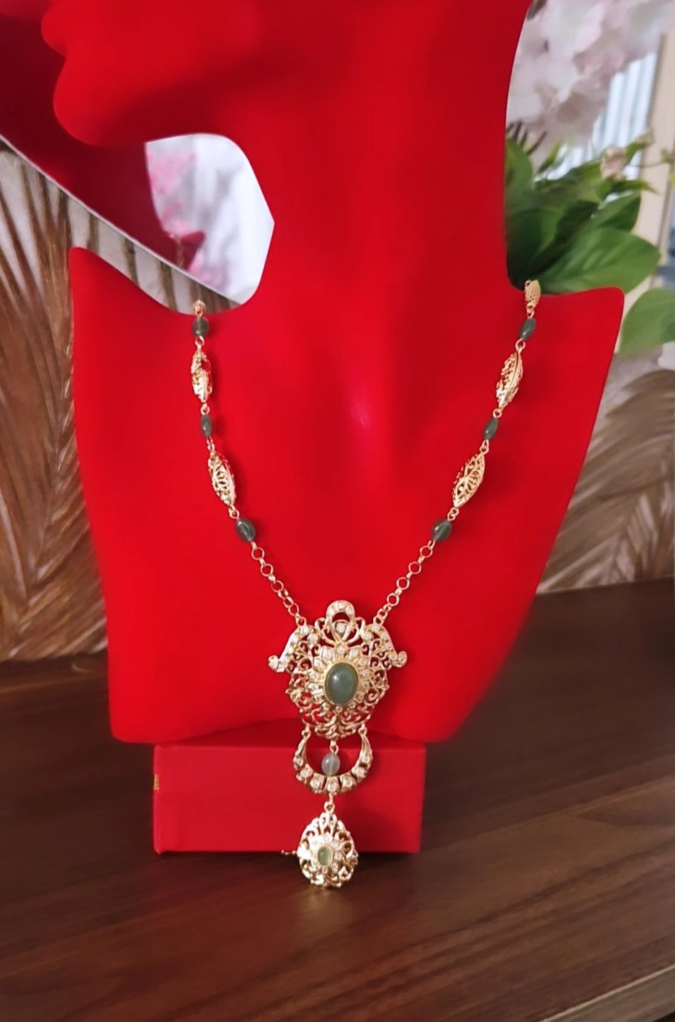 Collier sautoir beldi Boulahiya cravache en acier oriental perles vertes