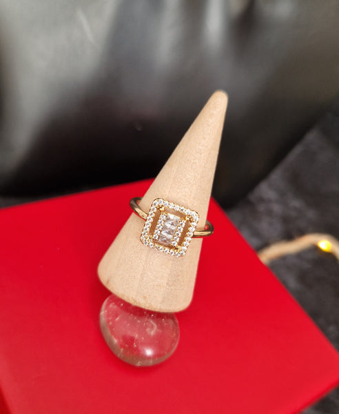 Bague en acier inoxydable solitaire carré et strass