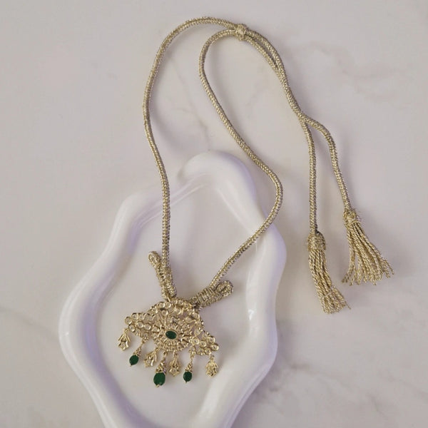 Collier choker en acier inoxydable pendentif beldi pierres vertes