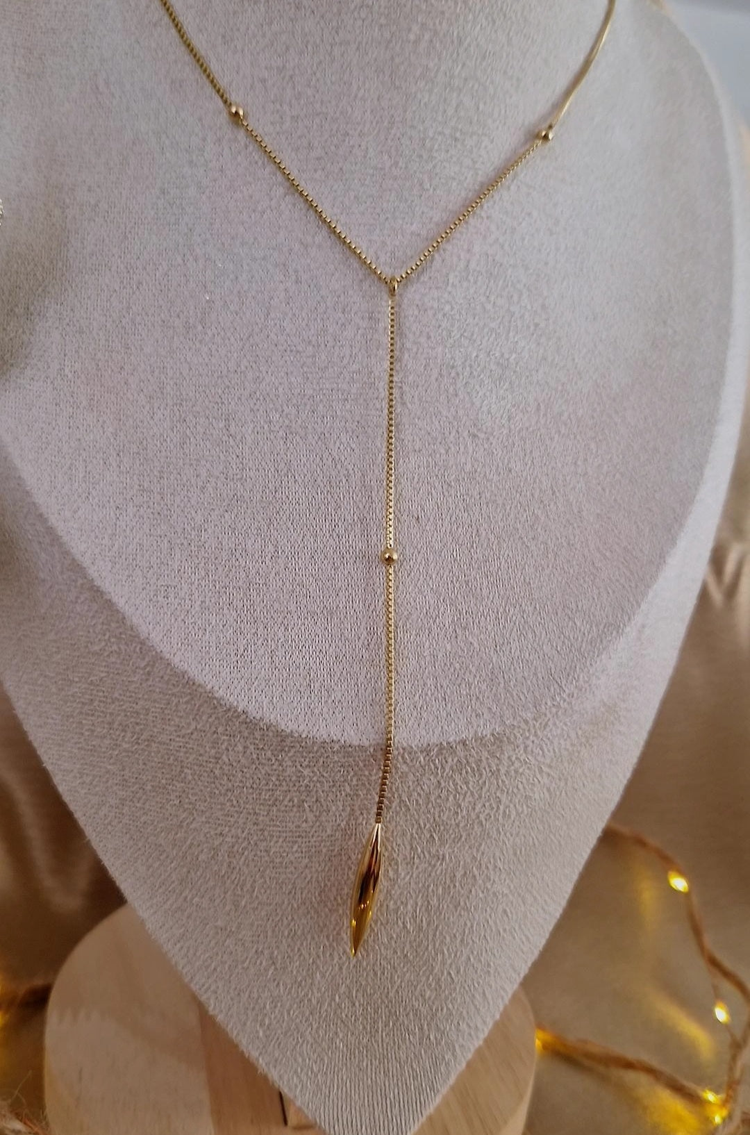 Collier en acier inoxydable en Y avec pendant doré