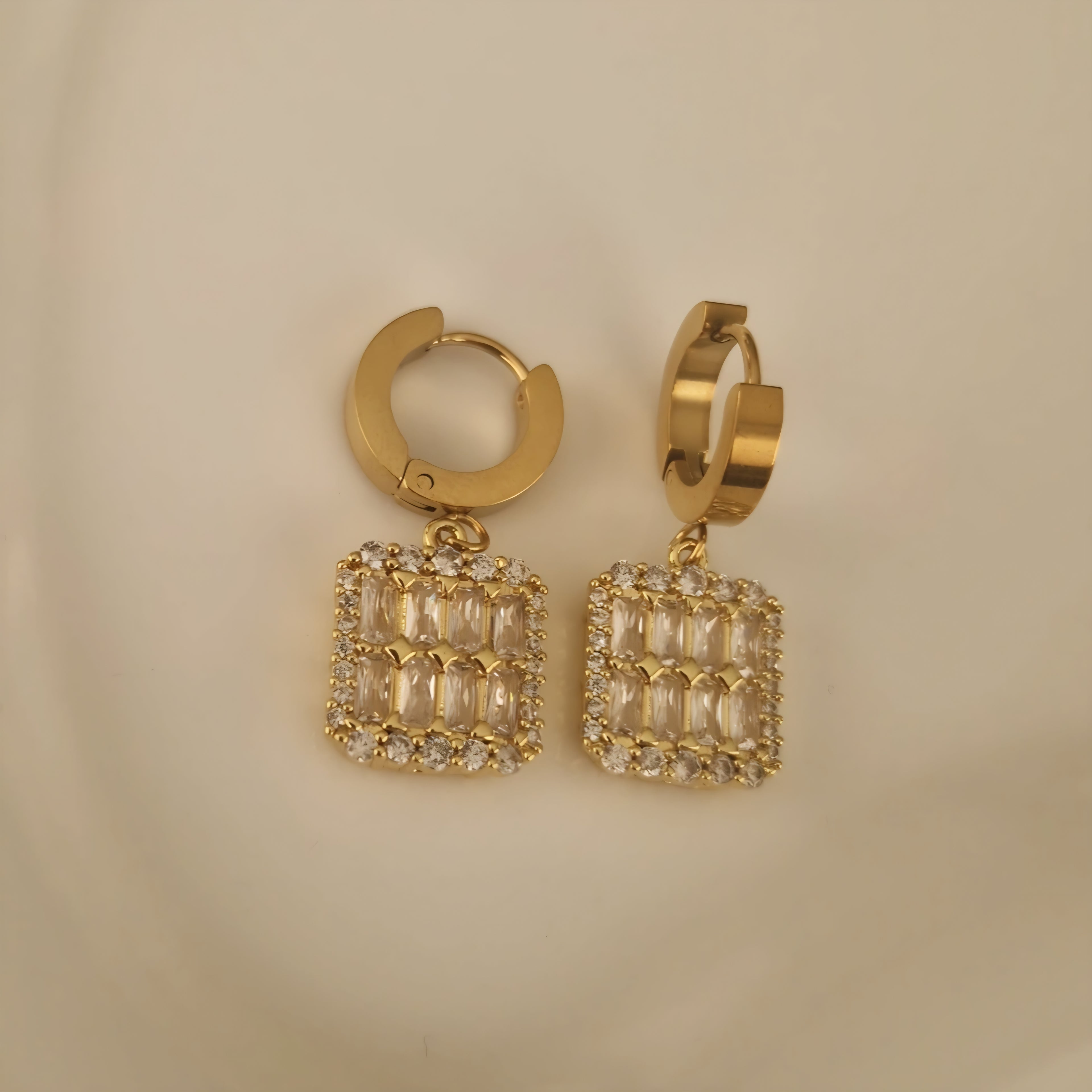 Boucles d'oreille en acier inoxydable carré de perles