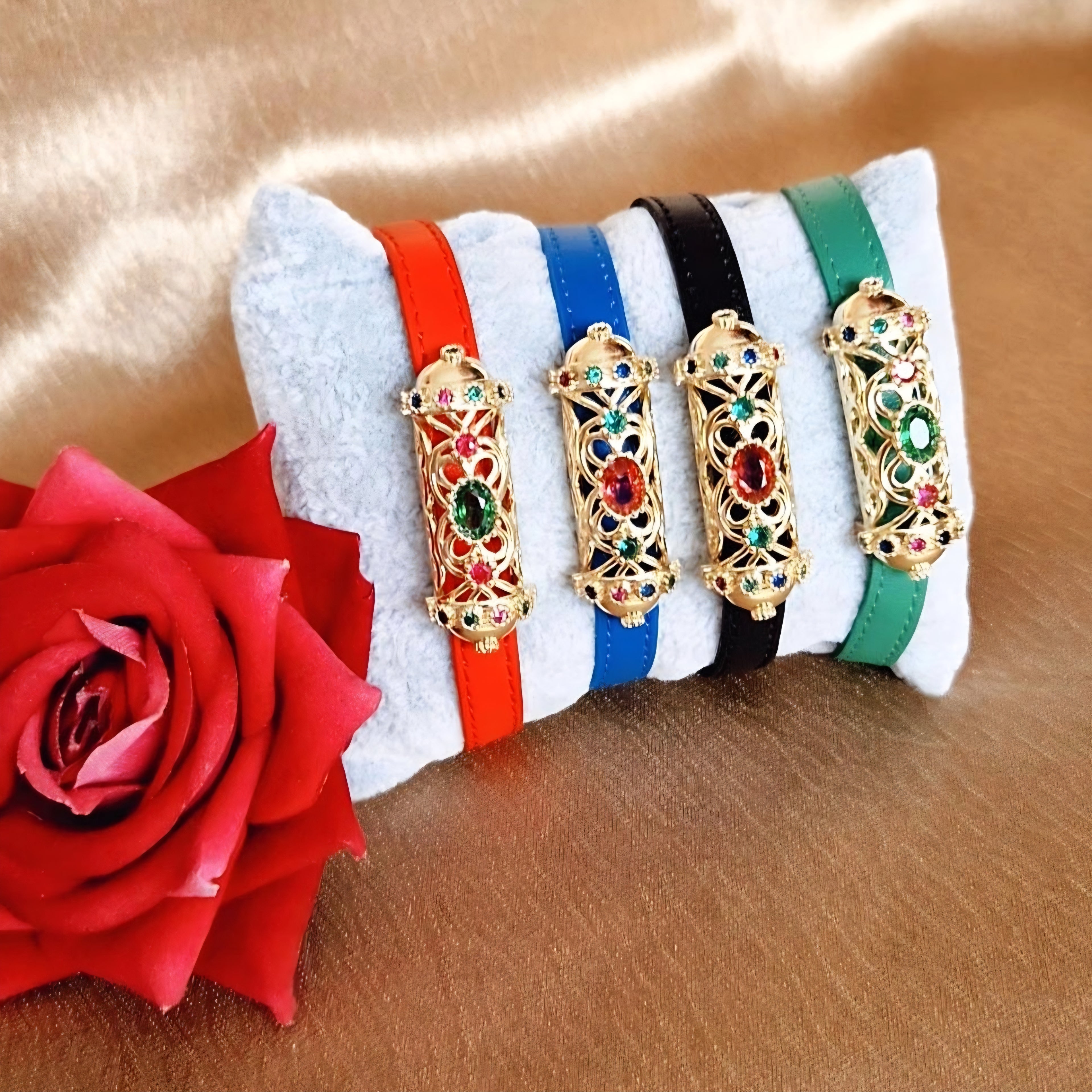 Bracelet en cuir rouge ou noir avec pendentif beldi