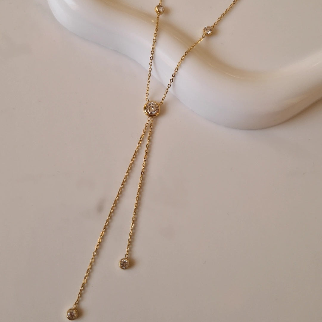 Collier en acier inoxydable en Y avec strass