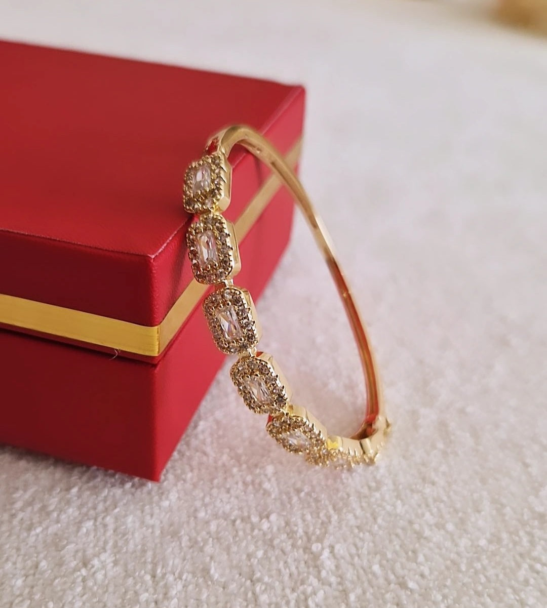 Bracelet jonc en acier inoxydable carrés et strass