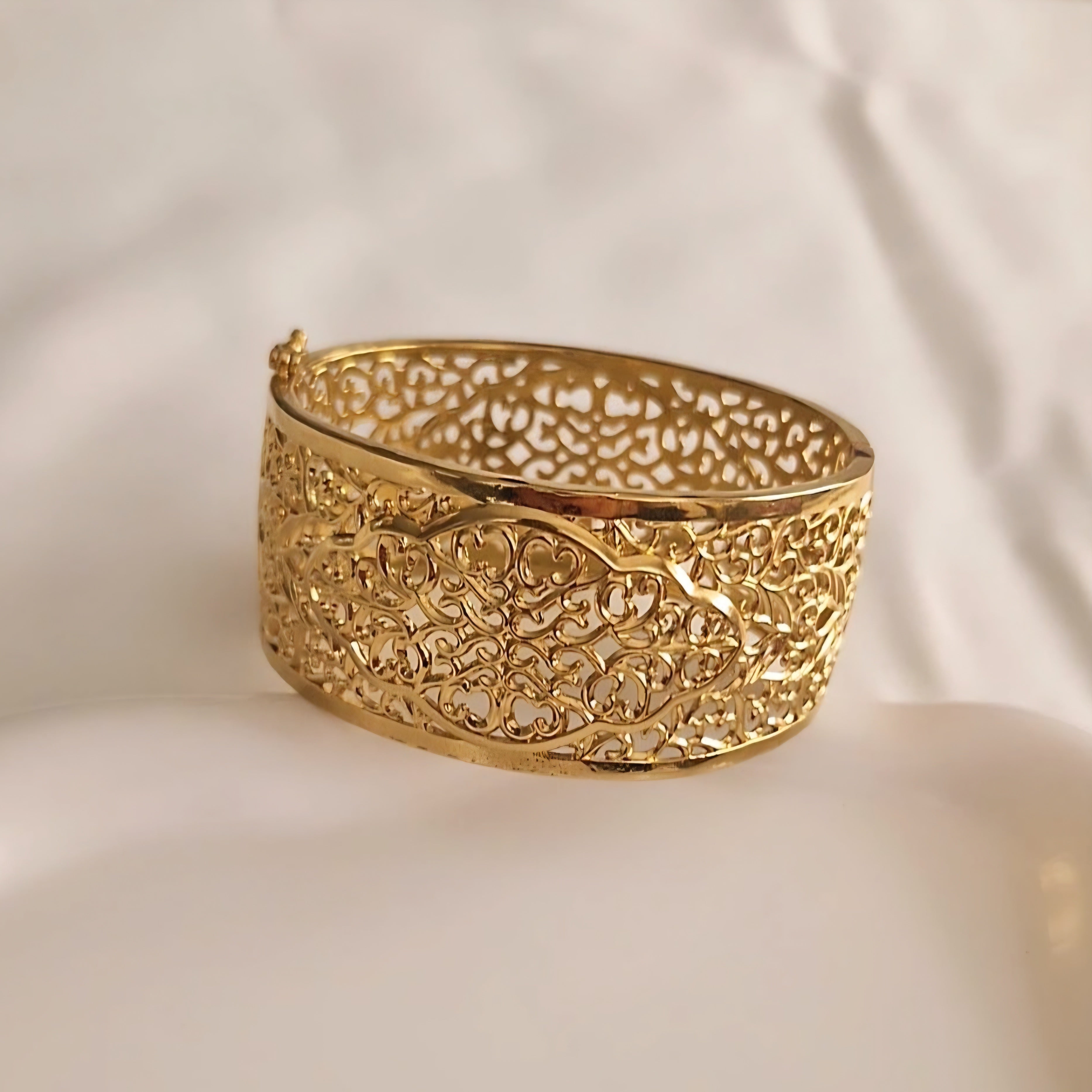 Bracelet jonc manchette Nbala en acier oriental beldi ajouré