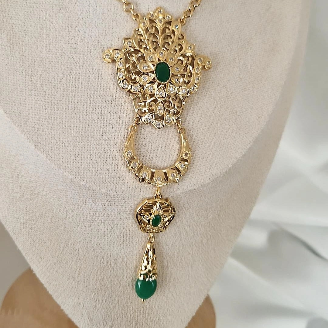 Collier sautoir beldi Boulahiya cravache en acier oriental strass verts
