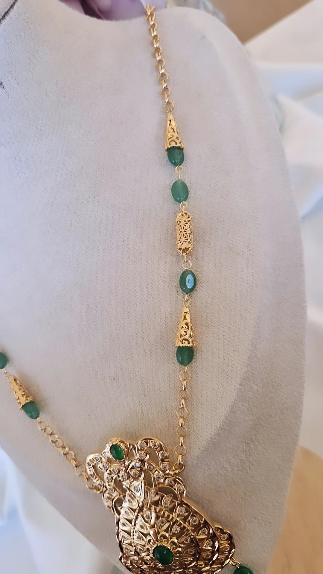 Collier sautoir beldi Boulahiya cravache en acier oriental perles vertes