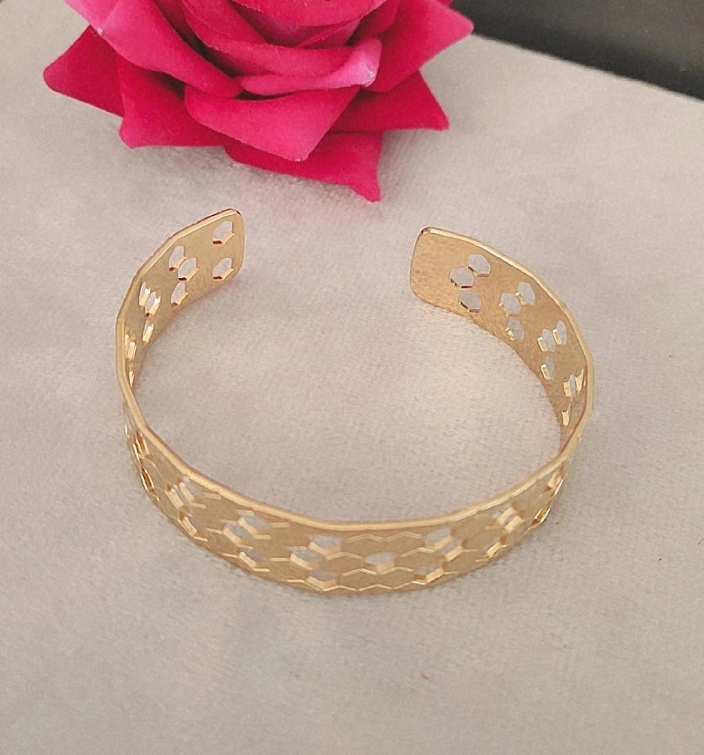 Bracelet jonc en acier inoxydable ajourée