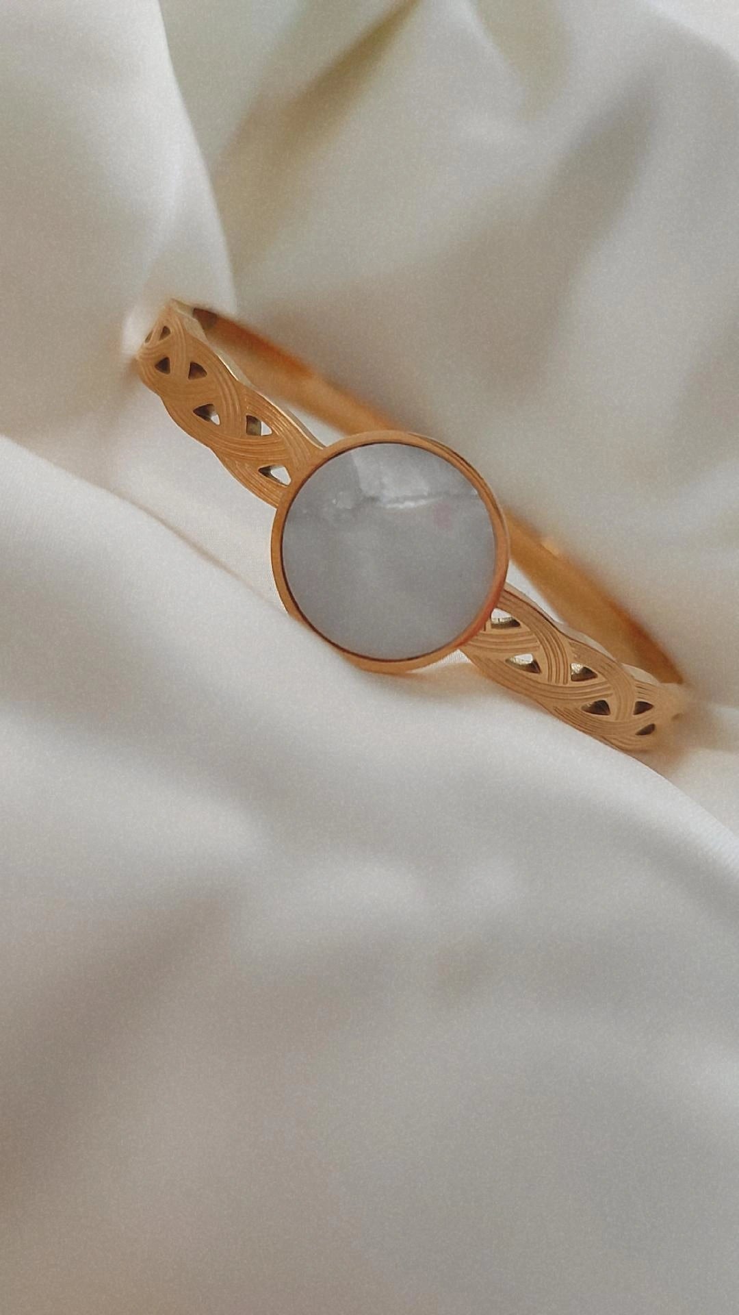 Bracelet jonc en acier inoxydable empiècement blanc nacré
